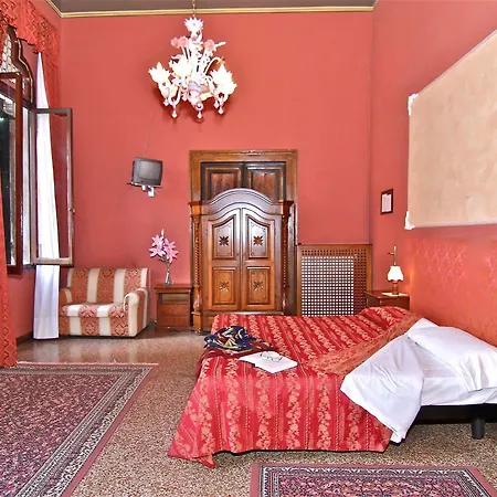 Hotell Lion Morosini Palace *