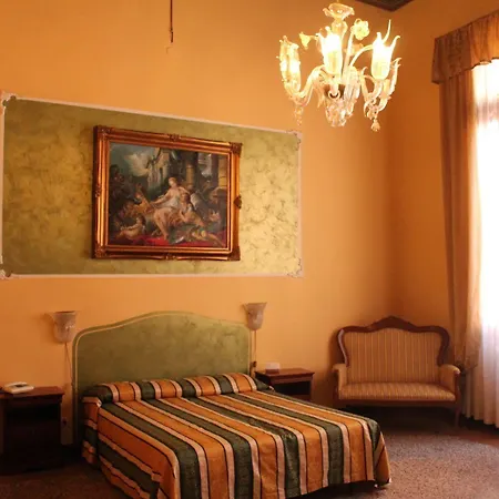 Lion Morosini Palace Hotell *