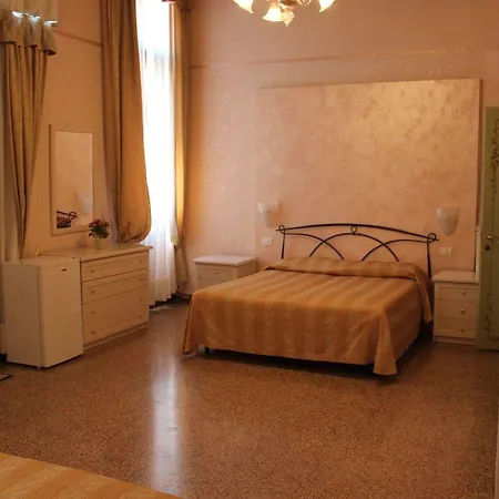 Lion Morosini Palace * Venedig